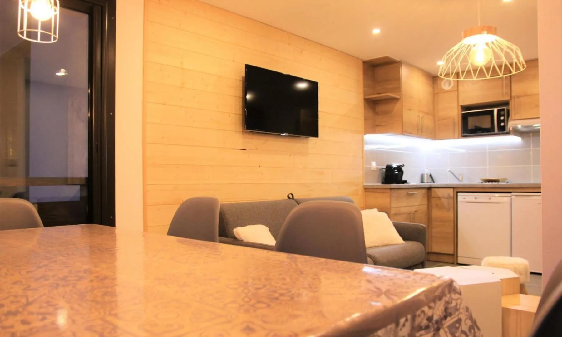 Apartmán Residence Schuss - Val Thorens Location: Appartement Renove Avec Chambre Et Cabine, Proche Des Pistes Mae-9028